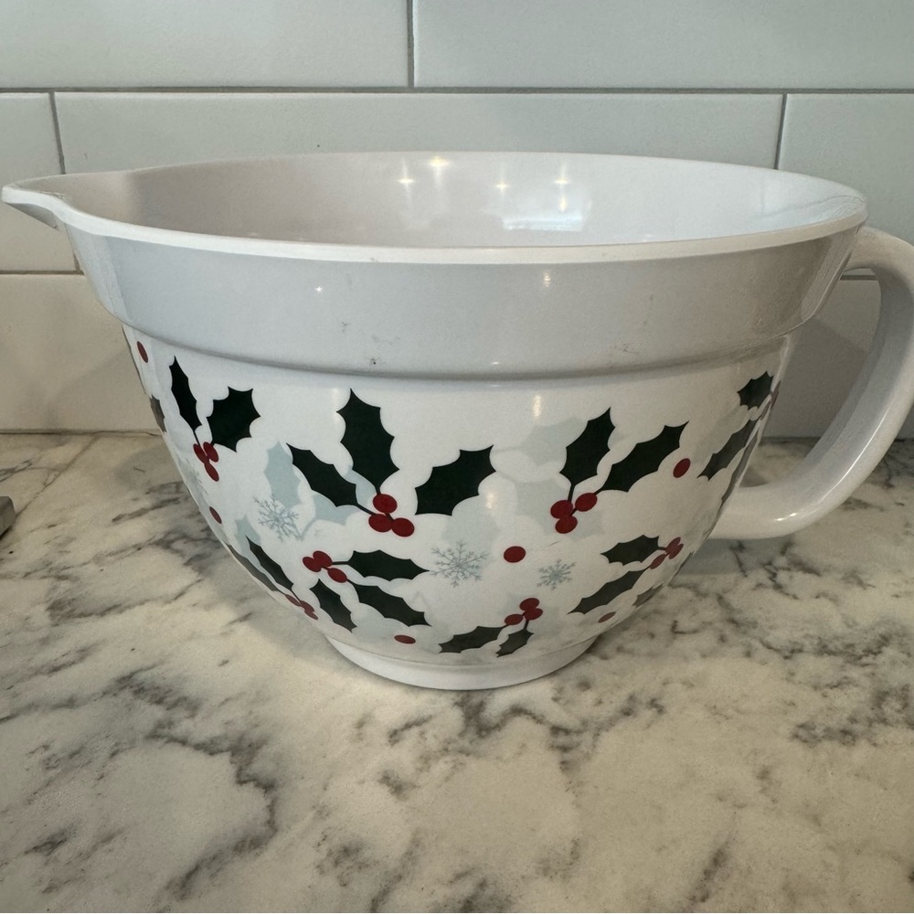 Stonewall Kitchen melamine batter bowl with Christmas motif